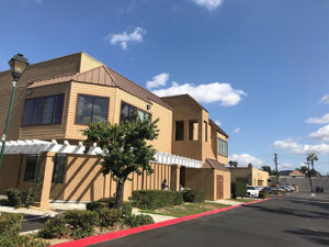 commercial-building-awning-in-oc